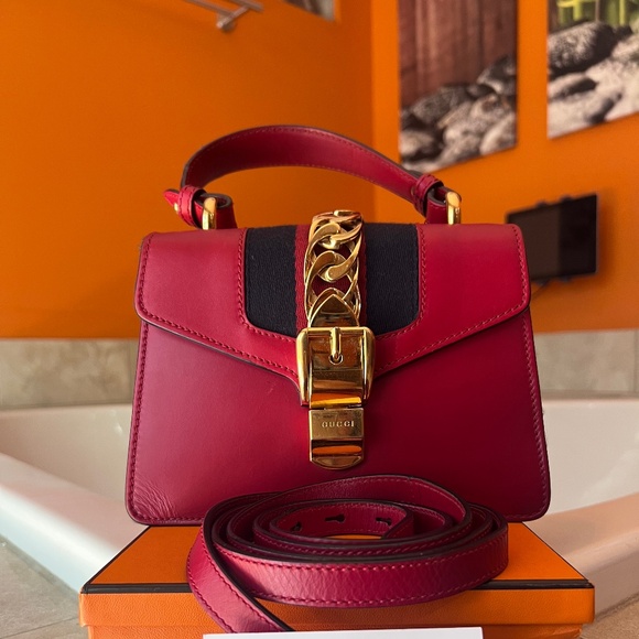 ❌SOLD❌GUCCI Sylvie Web Crossbody Handle Bag - Picture 1 of 14